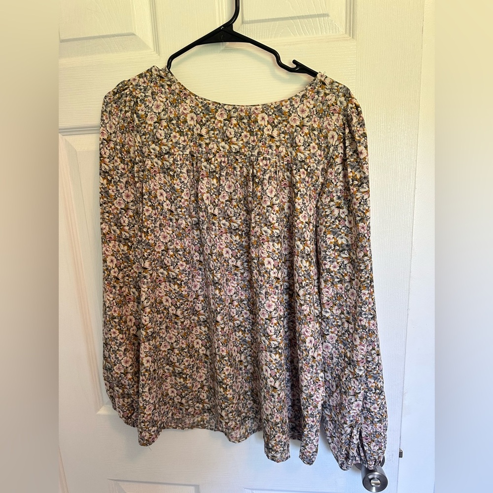 3/$8🍁 FSL Apparel Long Sleeve Floral Top